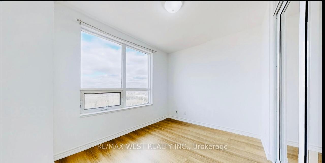2 Bedrooms Condo at 9235 Jane, Vaughan For sale