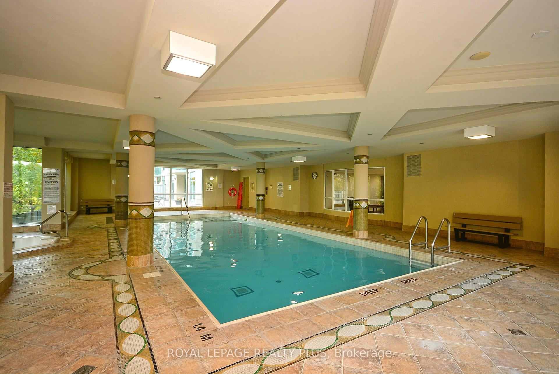 1 Bedroom Condo at 2545 Erin Centre,  Mississauga For sale