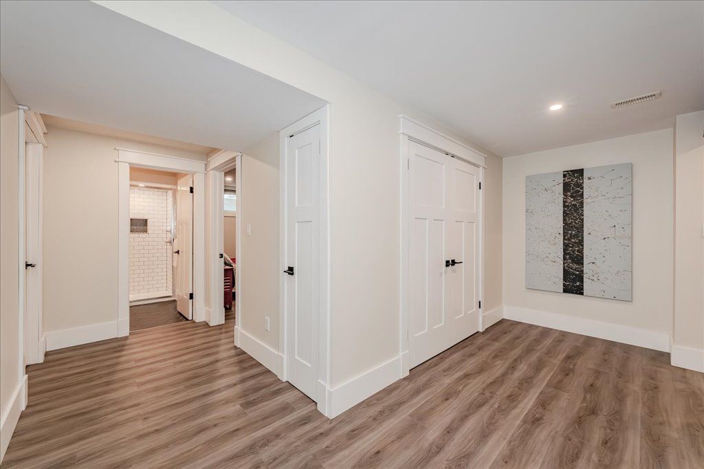 245 Hill Street W