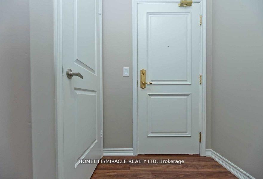 2 Bedrooms Condo at 9235 Jane, Vaughan For sale