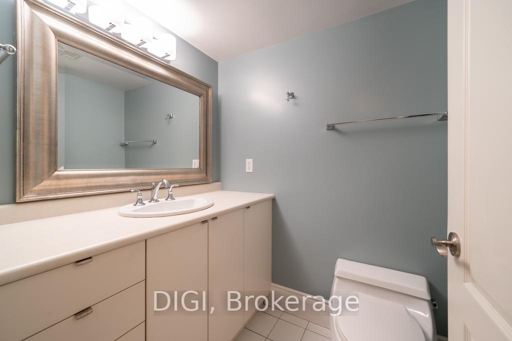3 Bedrooms Condo at 75 York Mills, Toronto For sale