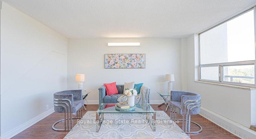3 Bedrooms Condo at 1050 Stainton,  Mississauga For sale
