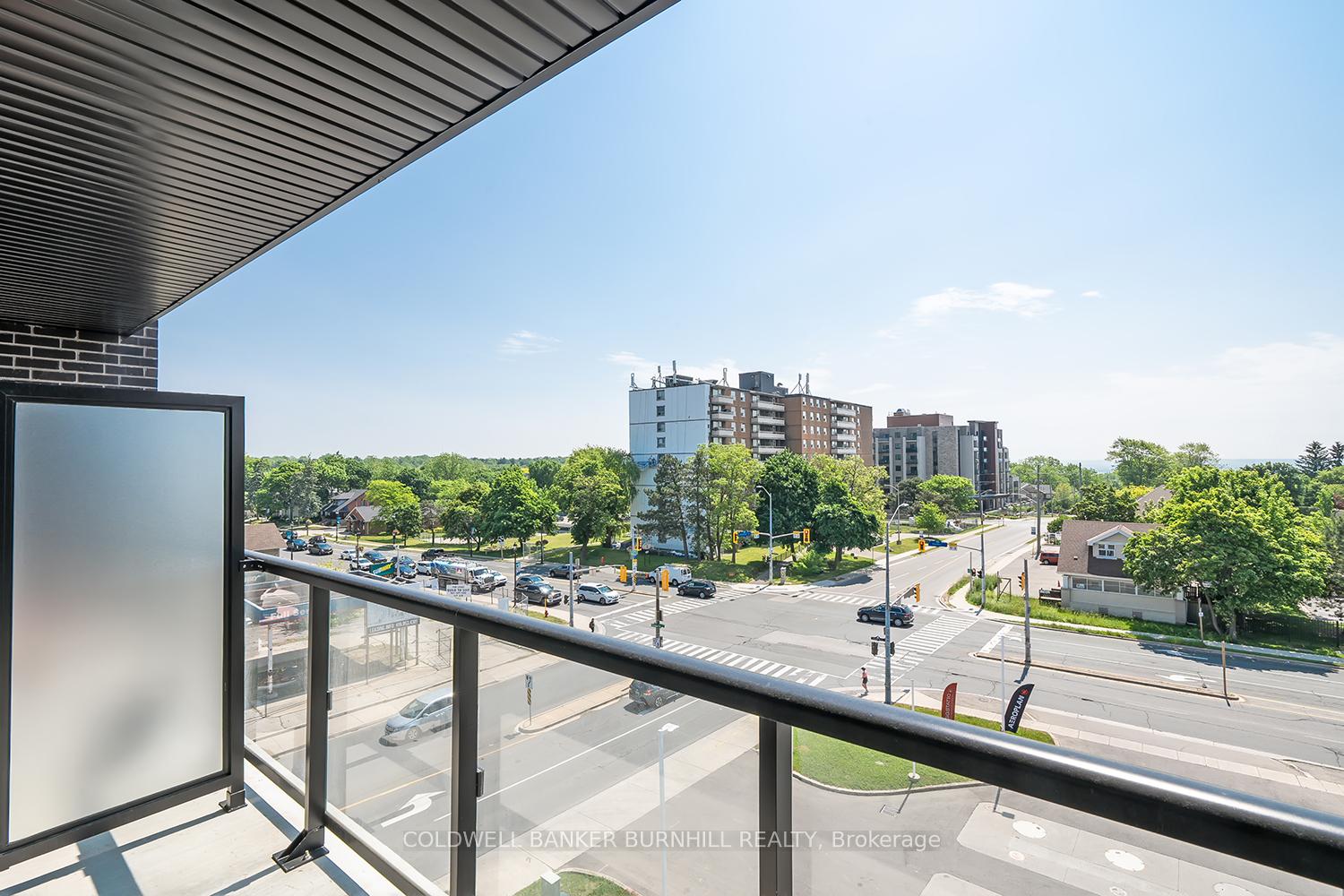 2 Bedrooms Condo at 5 Hamilton, Hamilton For sale