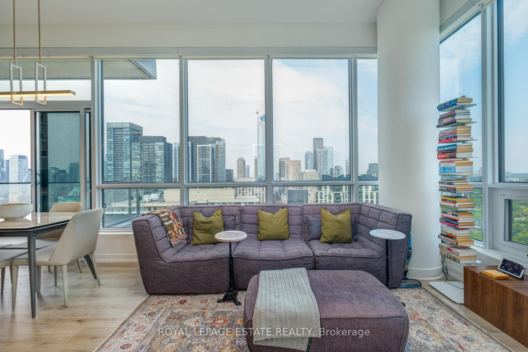 2 Bedrooms Condo at 395 Bloor, Toronto For sale