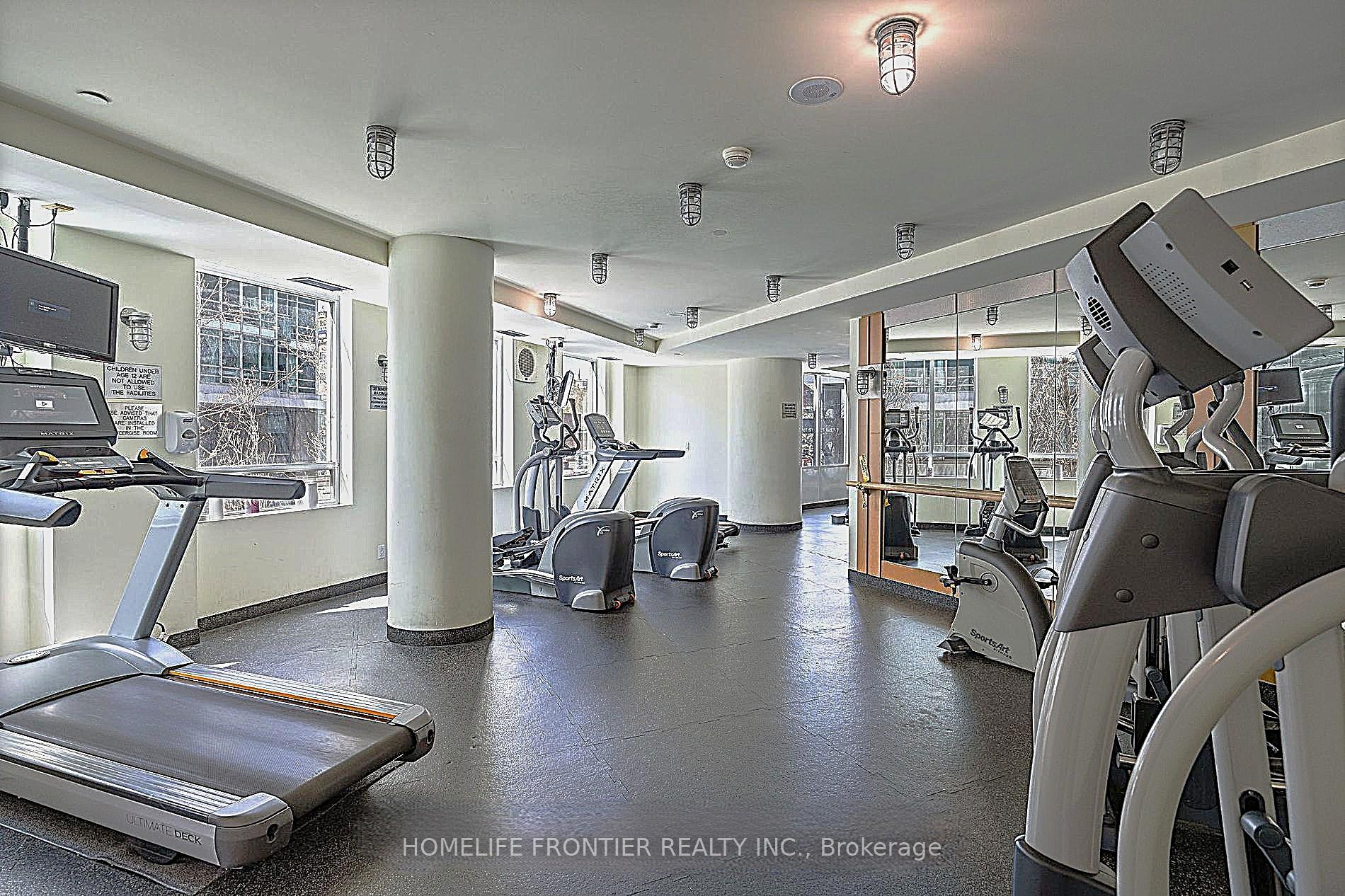 2 Bedrooms Condo at 381 Front, Toronto For sale
