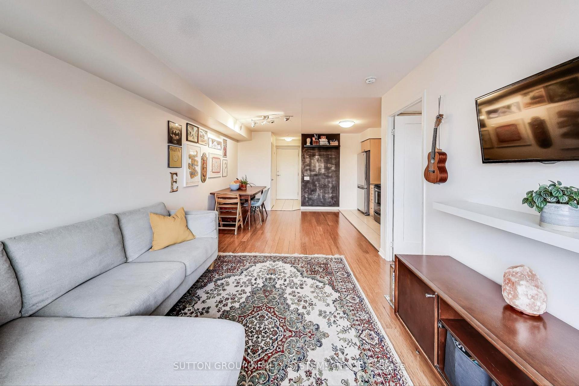 1 Bedroom Condo at 60 Heintzman, Toronto For sale