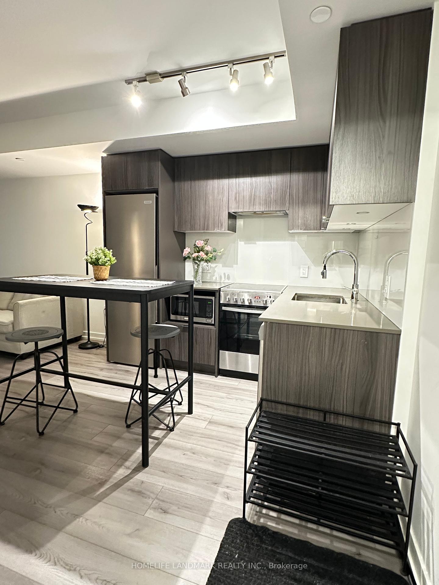 1 Bedroom Condo at 395 Bloor, Toronto For sale