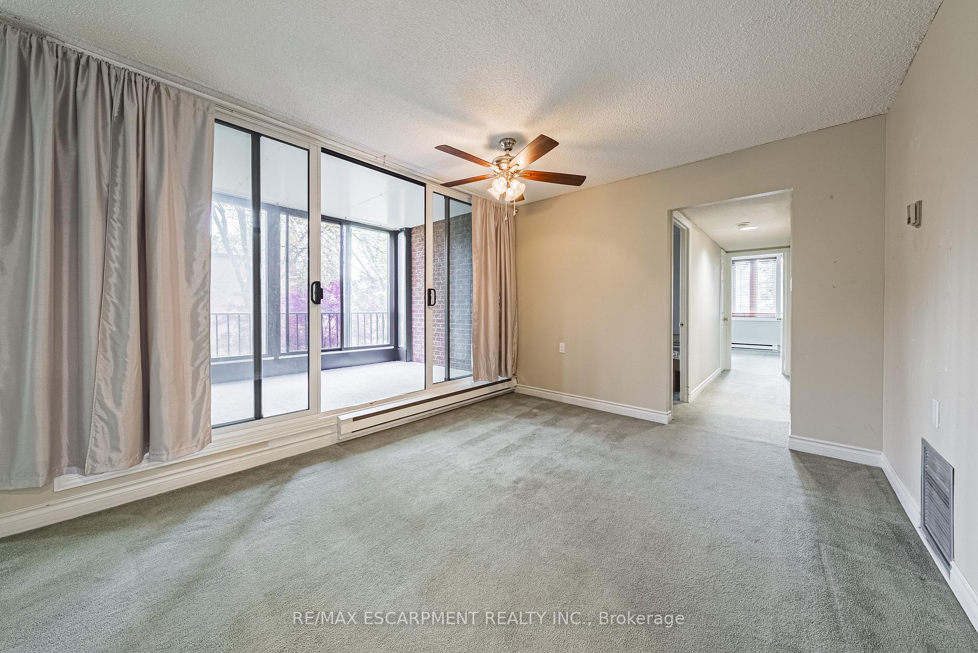 3 Bedrooms Condo at 150 WILSON, Hamilton For sale