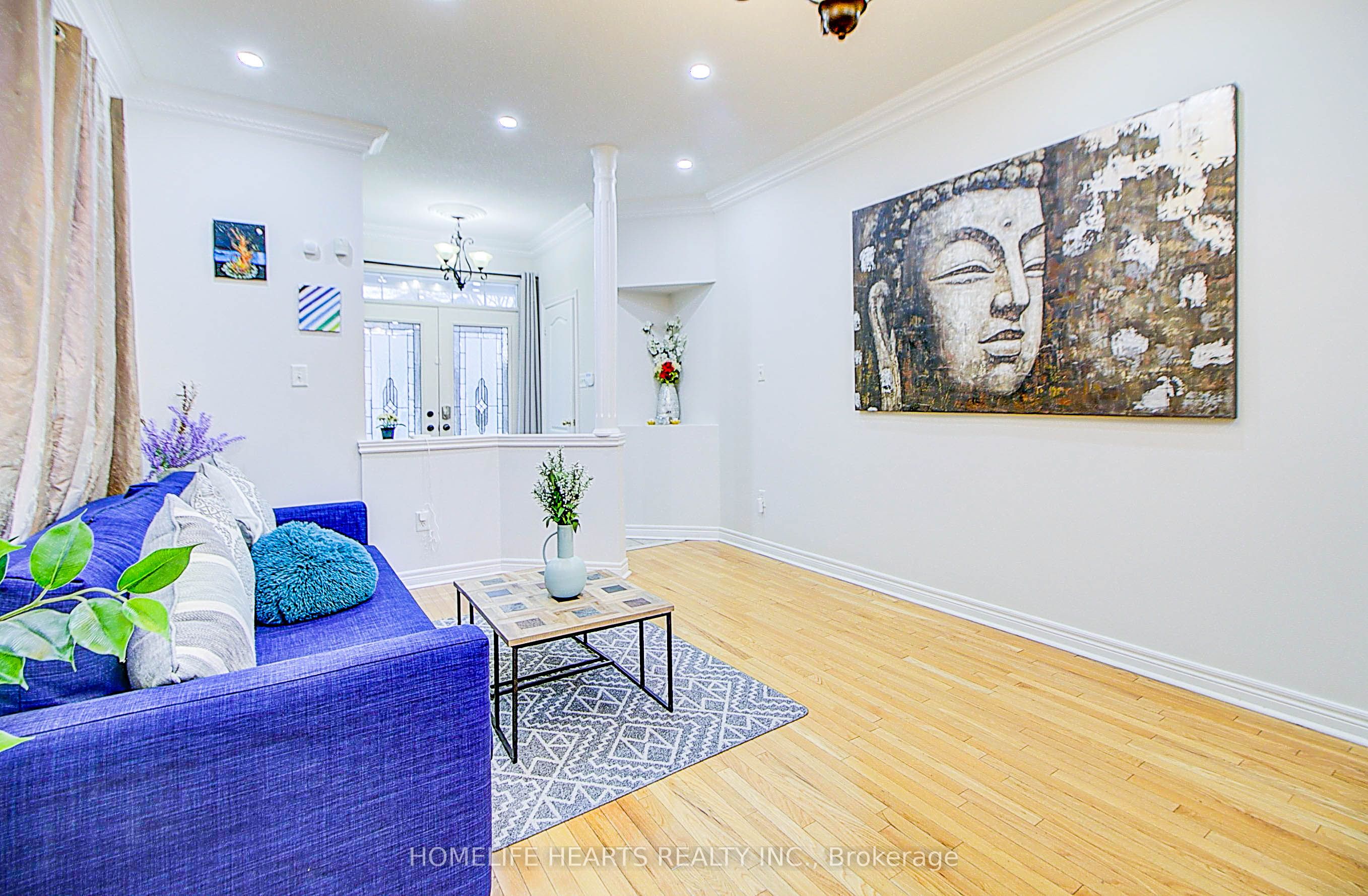 38 Saffron Street E