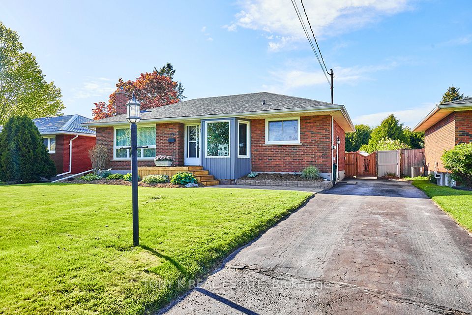 12 Freeman Drive, Port Hope, ON L1A 2C5