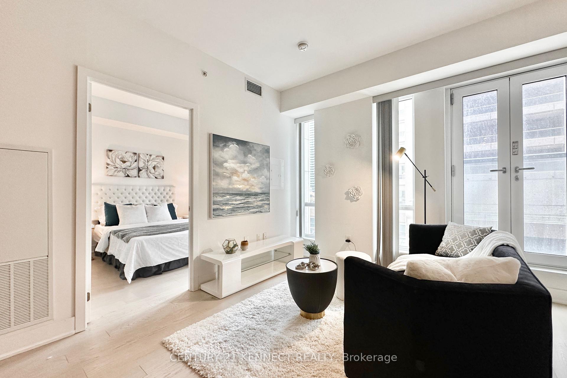 #313 – 955 Bay Street, Toronto, ON M5S 2A2