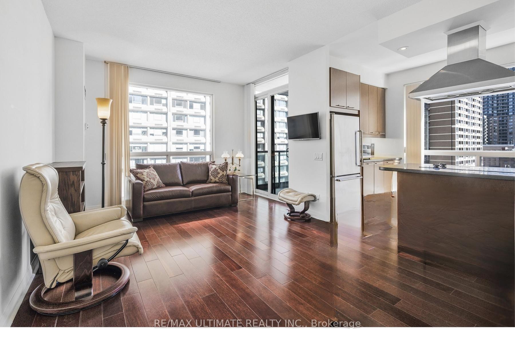 2 Bedrooms Condo at 1121 Bay, Toronto For sale
