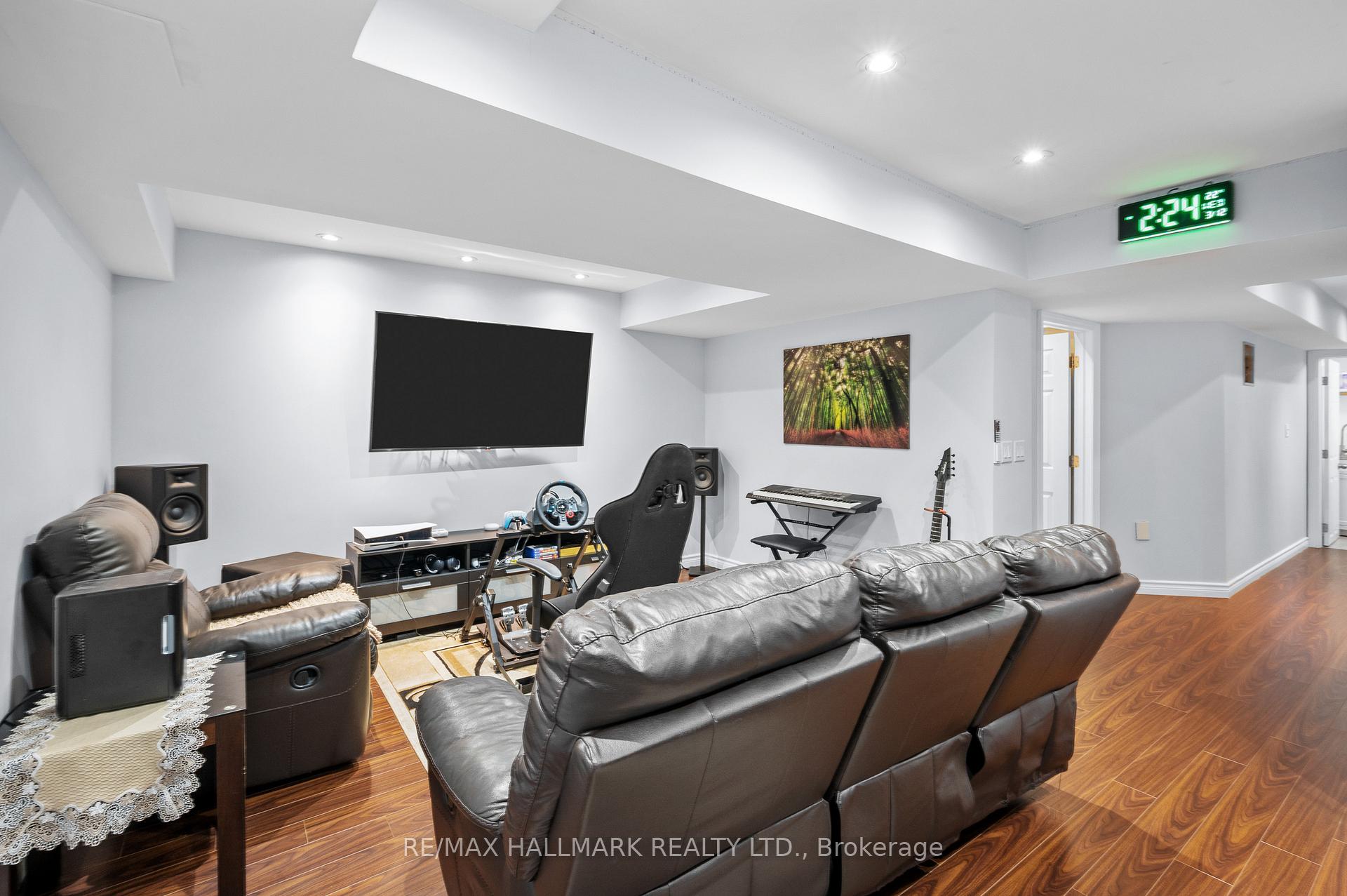 3 Bedrooms Condo at 5950 Glen Erin,  Mississauga For sale