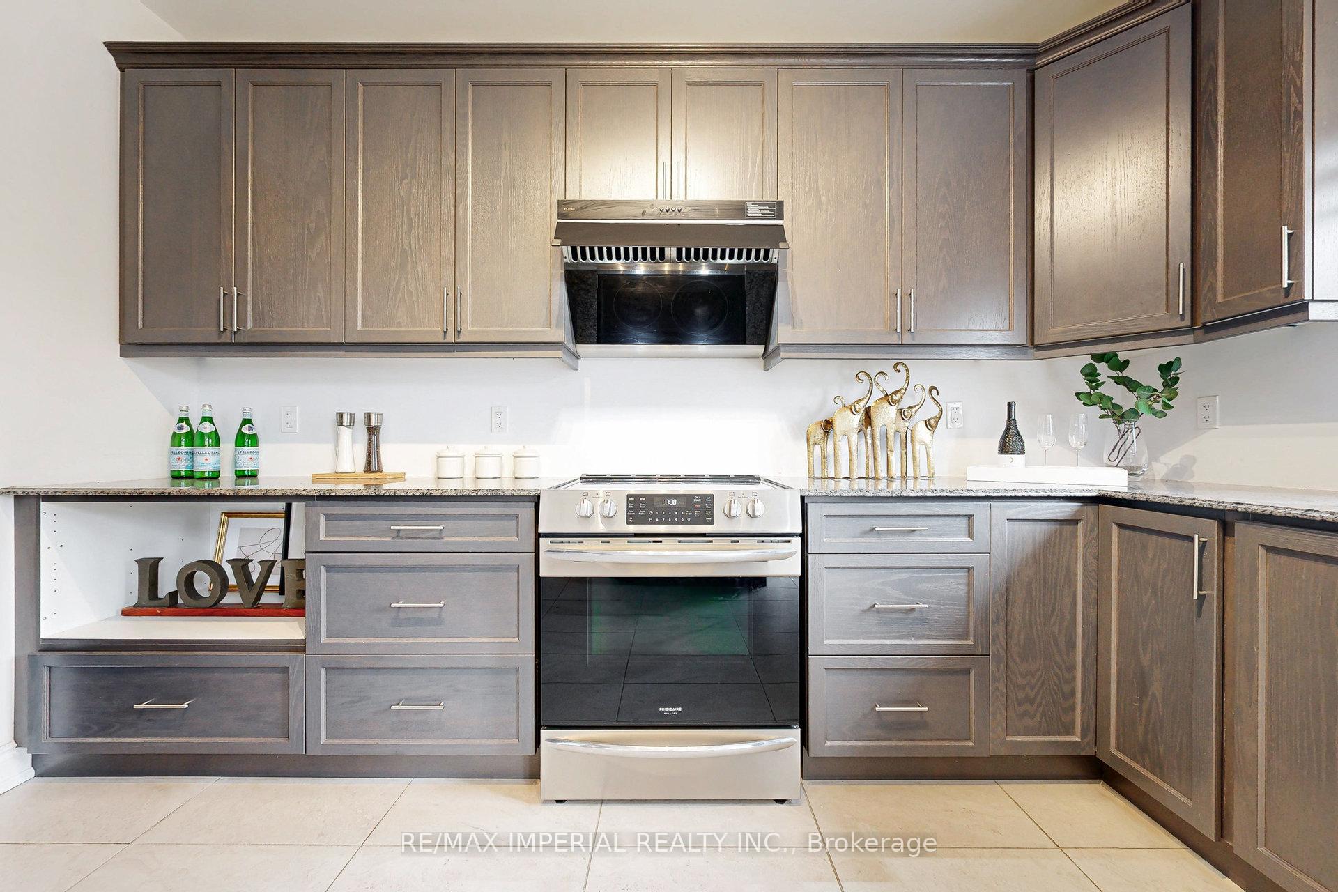 Photo of 21 Terrell Avenue, Georgina, ON L4P 0C8