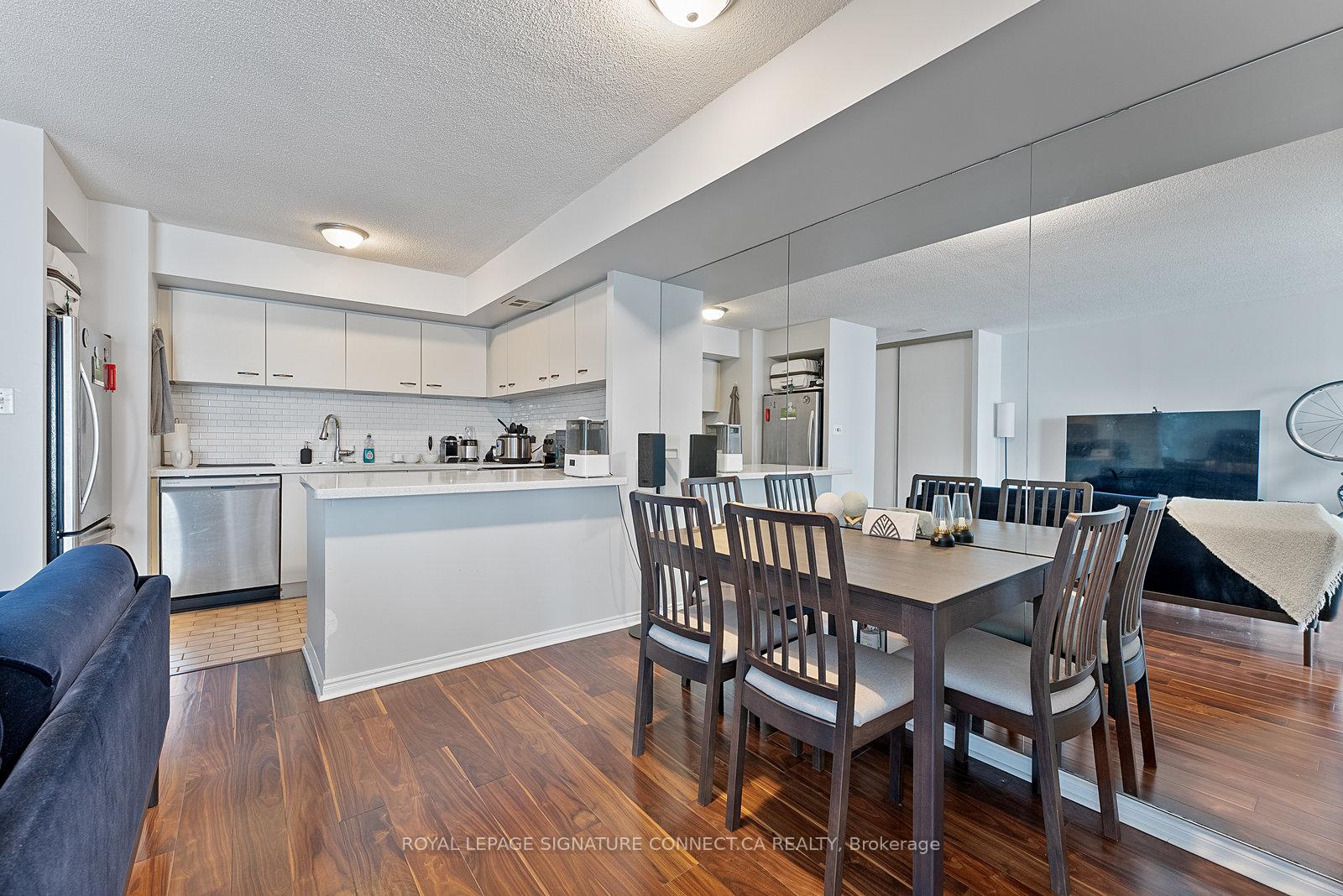 2 Bedrooms Condo at 25 The Esplanade, Toronto For sale