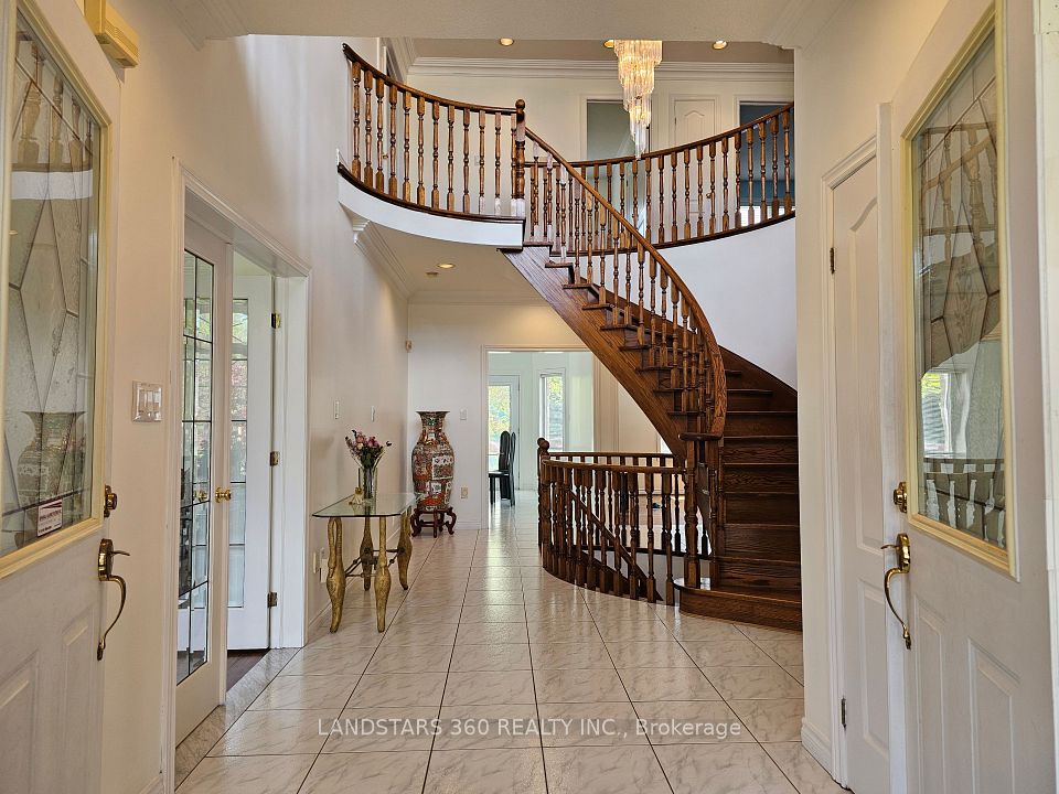 13 Edgecombe Court, Markham, ON L3S 2W6