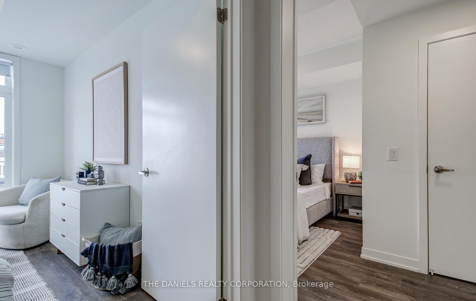 2 Bedrooms Condo at 165 Canon Jackson,  Toronto For sale