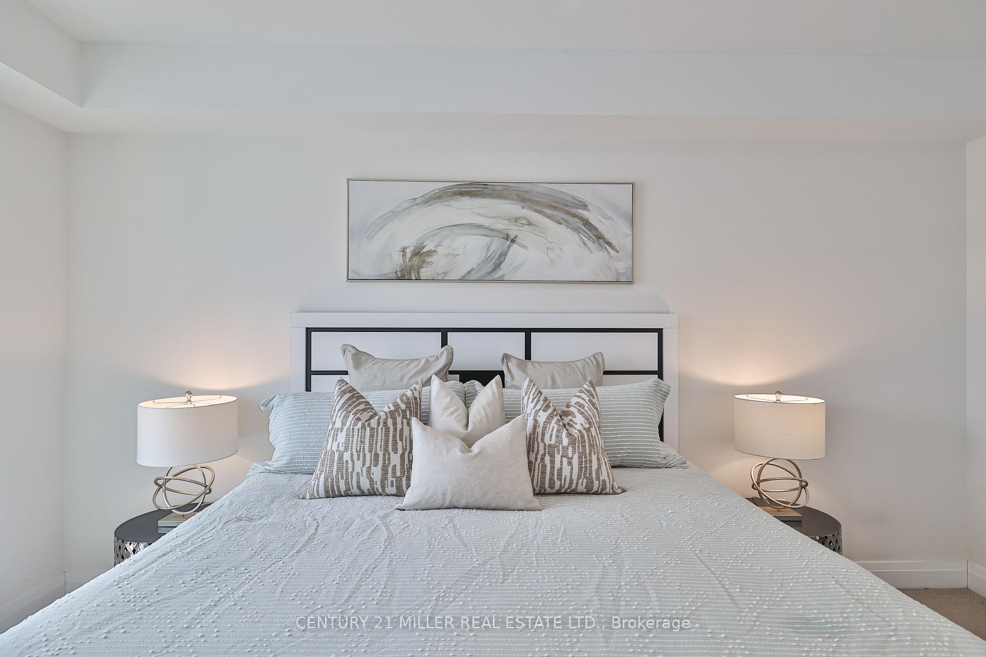 2 Bedrooms Condo at 4040 Upper Middle, Burlington For sale