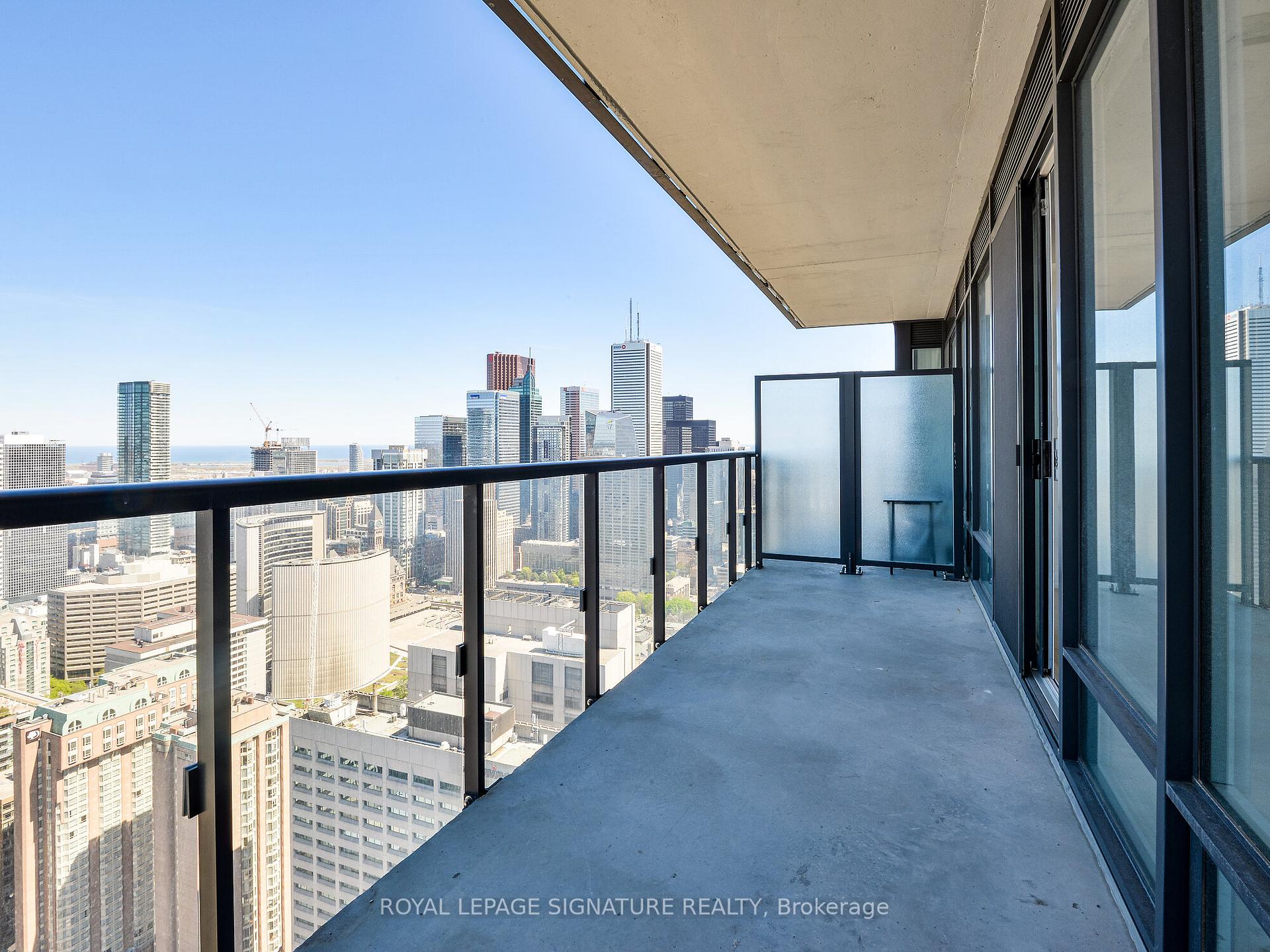 2 Bedrooms Condo at 488 University,  Toronto For sale