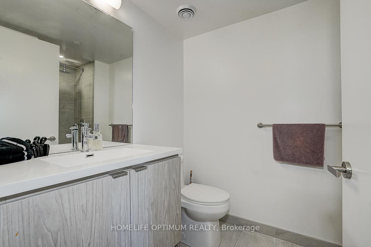 3 Bedrooms Condo at 55 Cooper, Toronto For sale
