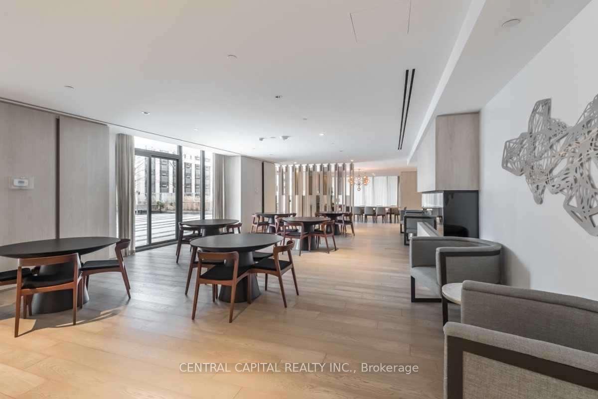 2 Bedrooms Condo at 200 Bloor,  Toronto For sale