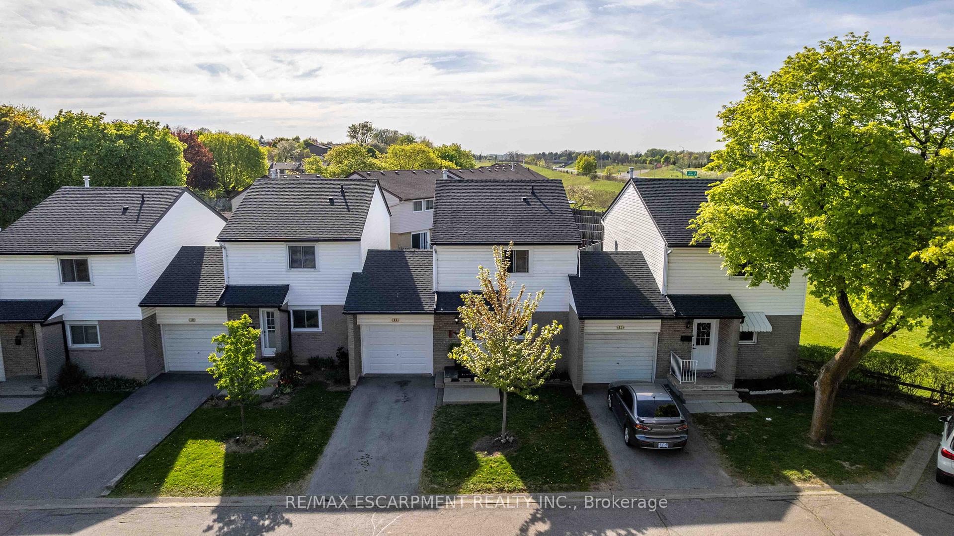 3 Bedrooms Condo at 1190 Upper Ottawa, Hamilton For sale