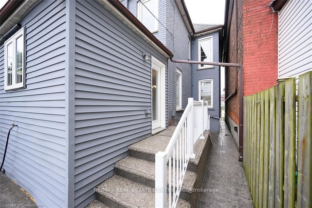 161 Oak Avenue