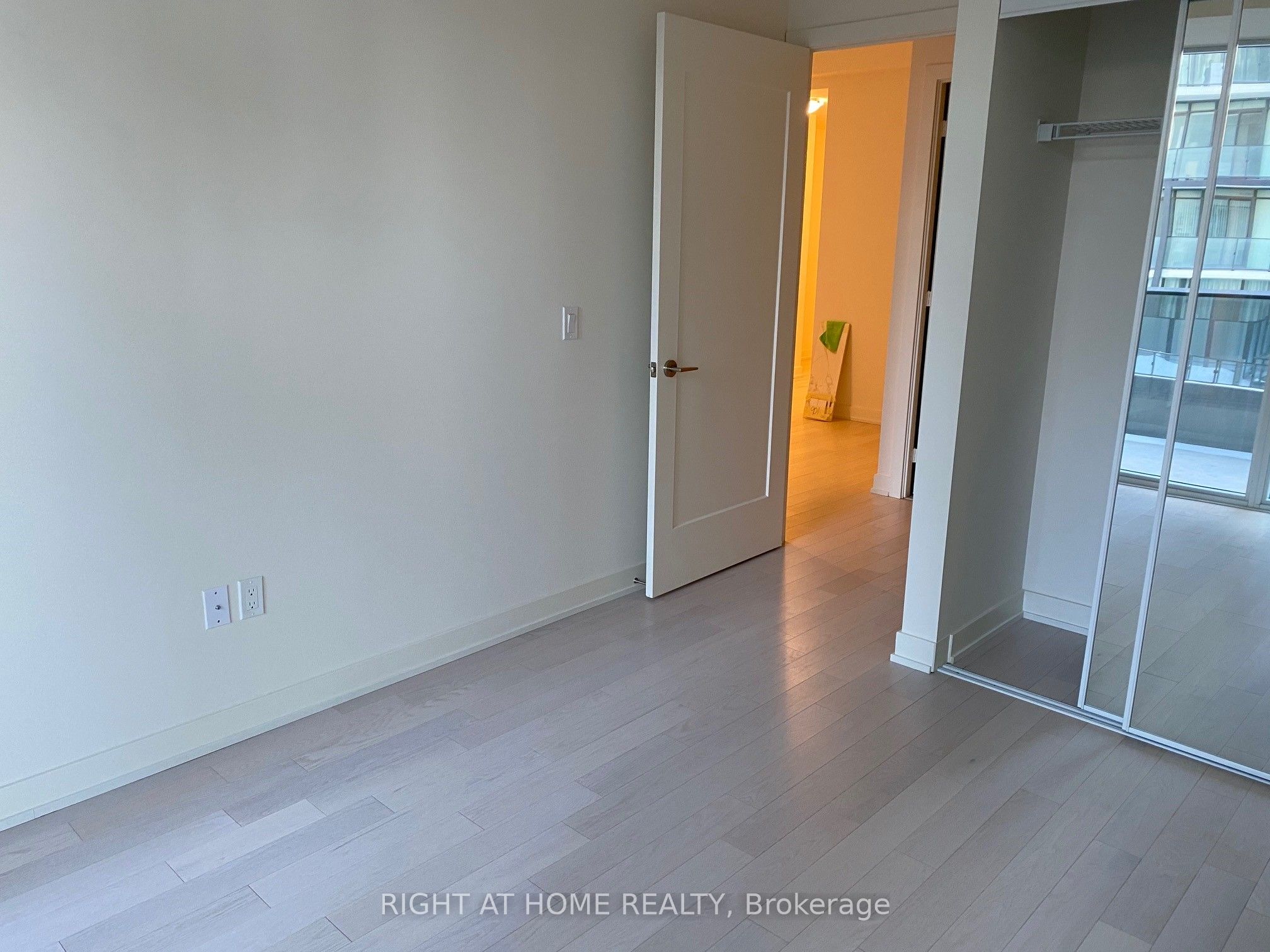 330 Richmond Street W, #Unit 901