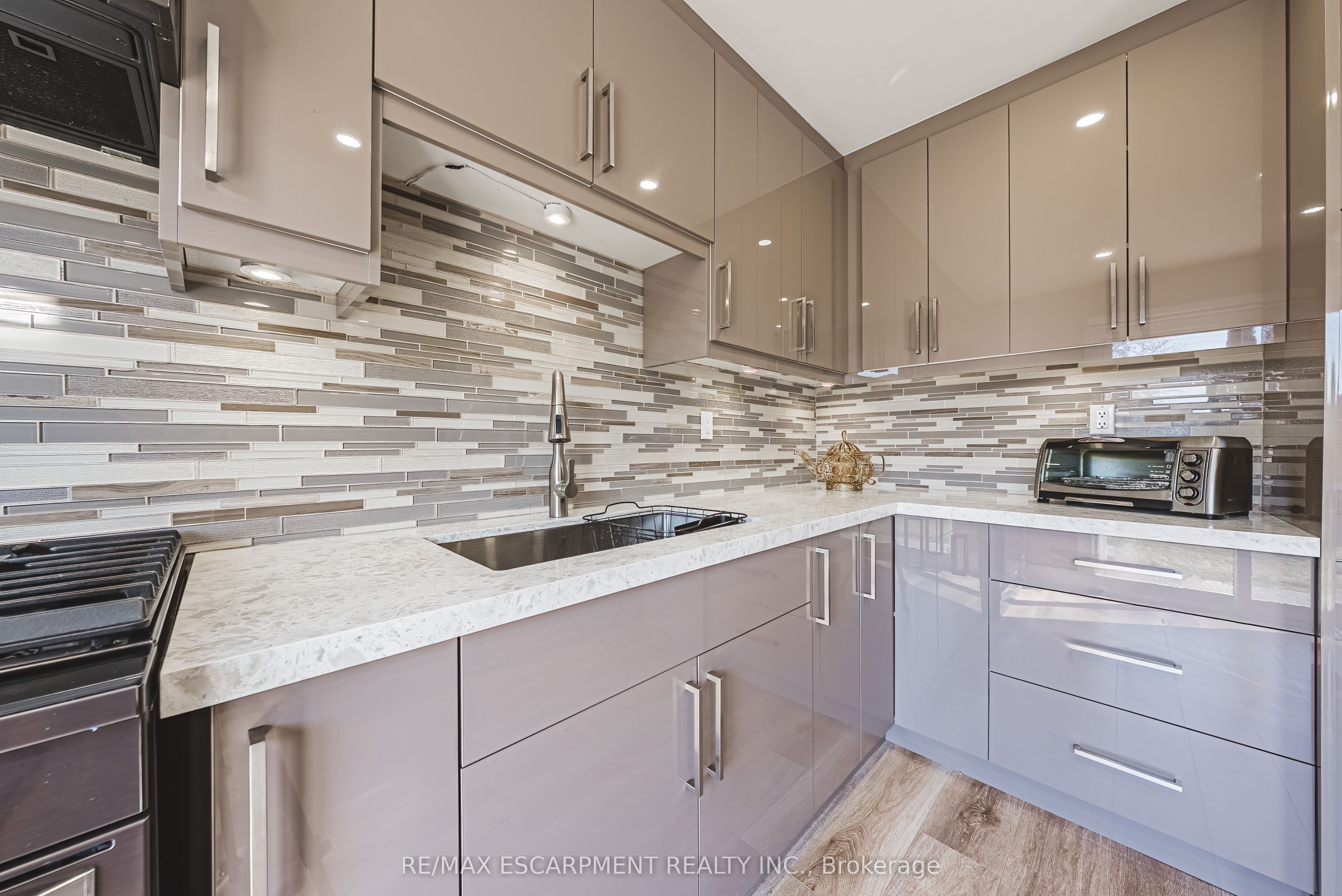 103 Broughton Avenue