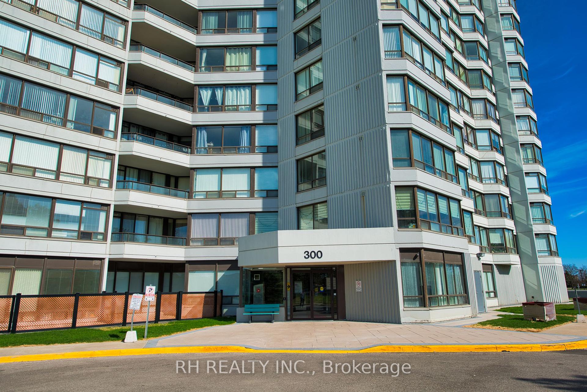 3 Bedrooms Condo at 300 Alton Towers, Toronto For sale