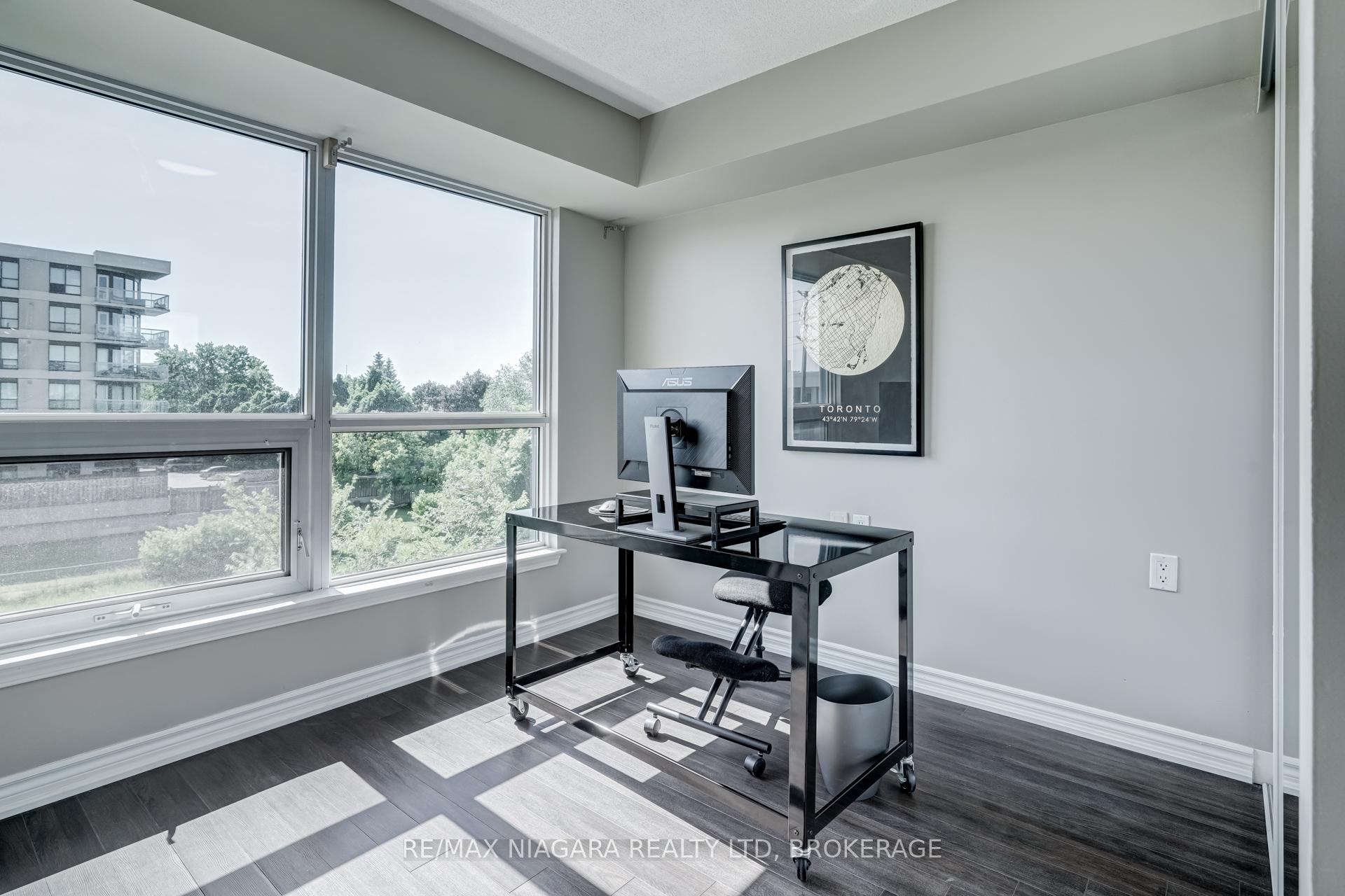 2 Bedrooms Condo at 872 Sheppard, Toronto For sale
