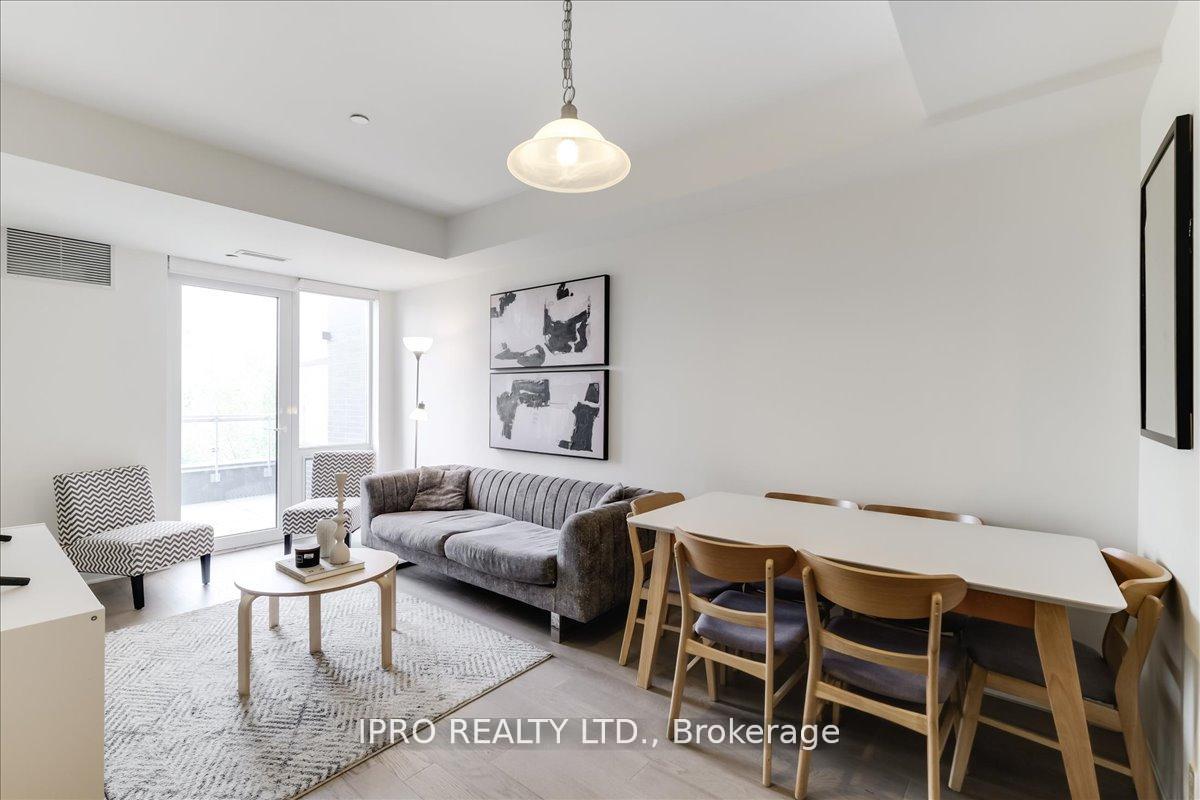 2 Bedrooms Condo at 3028 Creekshore, Oakville For sale