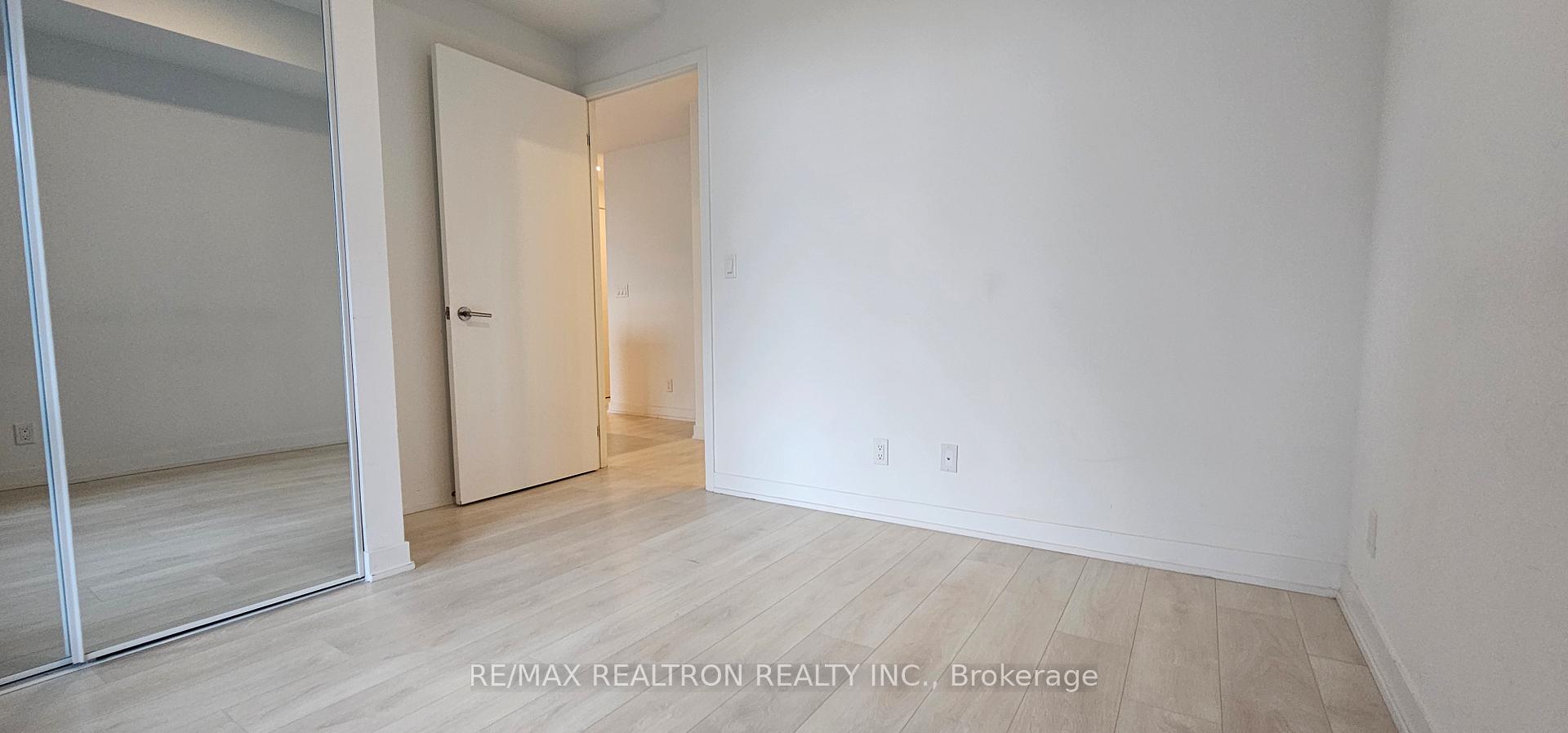 1 Bedroom Condo at 7950 Bathurst, Vaughan For sale