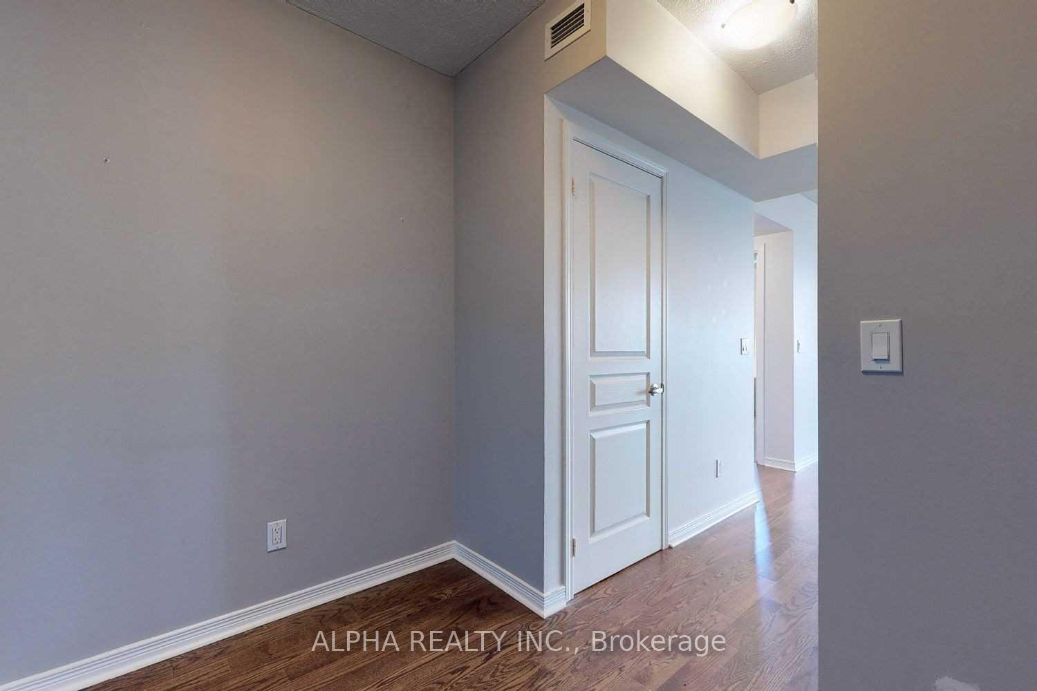2 Bedrooms Condo at 15 Legion,  Toronto For sale
