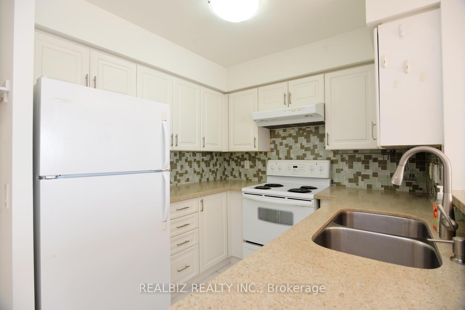3 Bedrooms Condo at 4968 Yonge, Toronto For sale