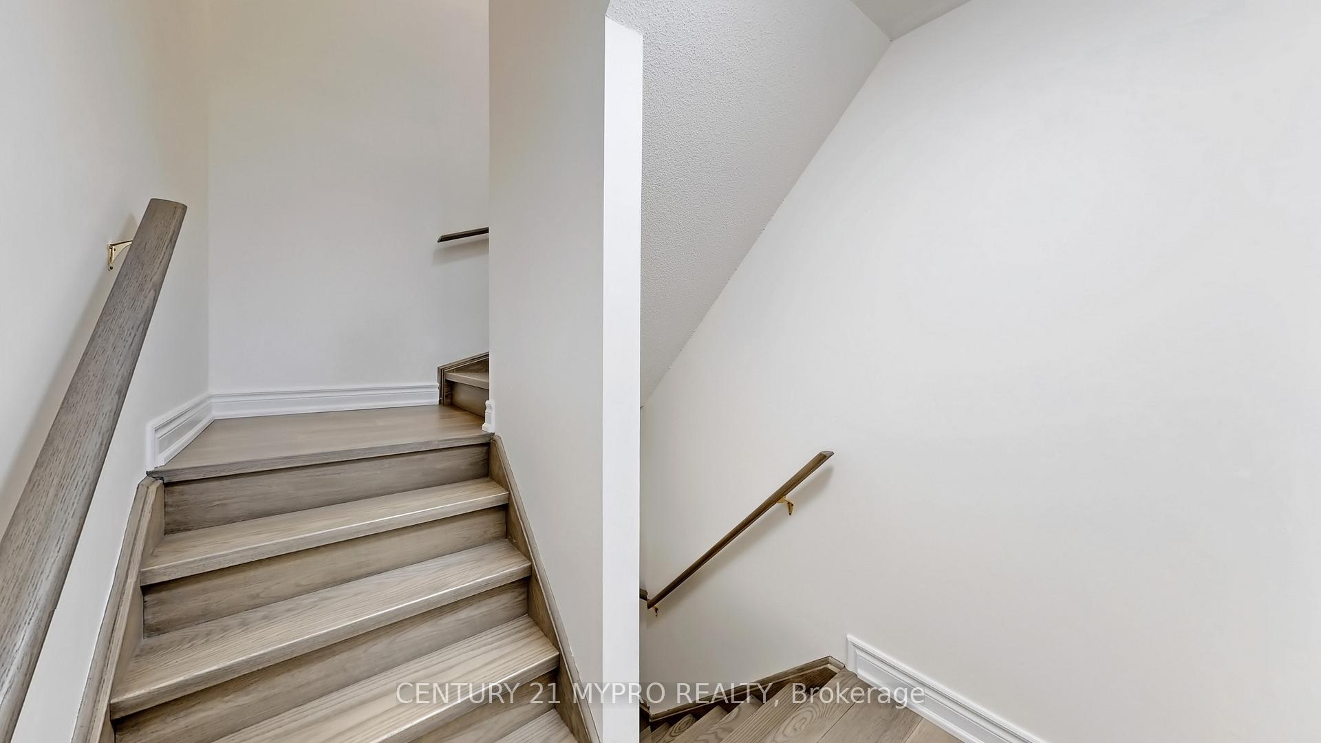 3 Bedrooms Condo at 735 New Westminster, Vaughan For sale