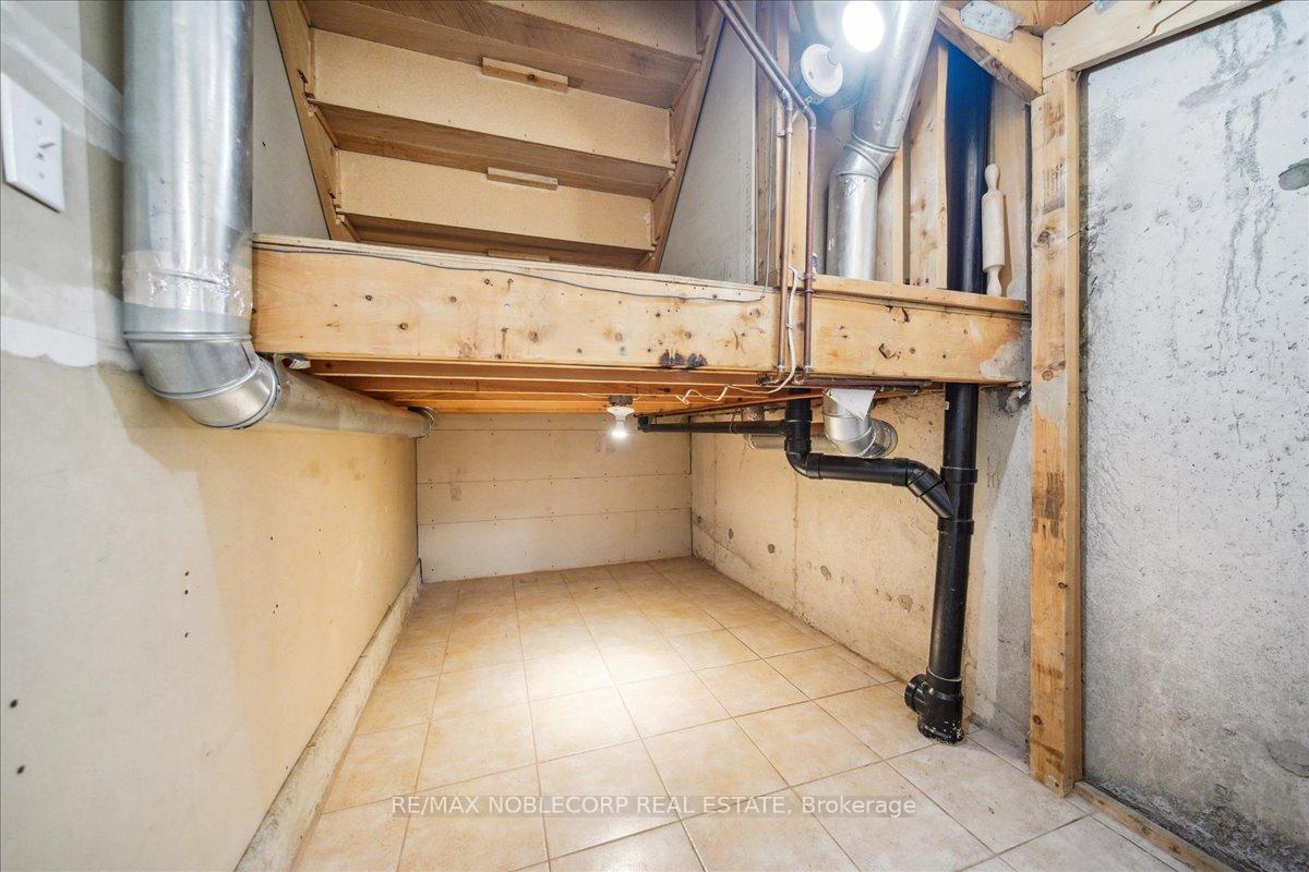 3 Bedrooms Condo at 20 William Farr, Vaughan For sale