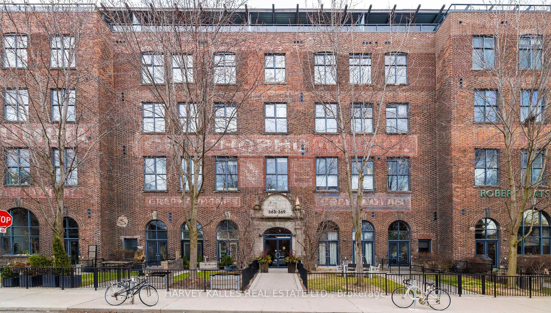 2 Bedrooms Condo at 363 Sorauren, Toronto For sale