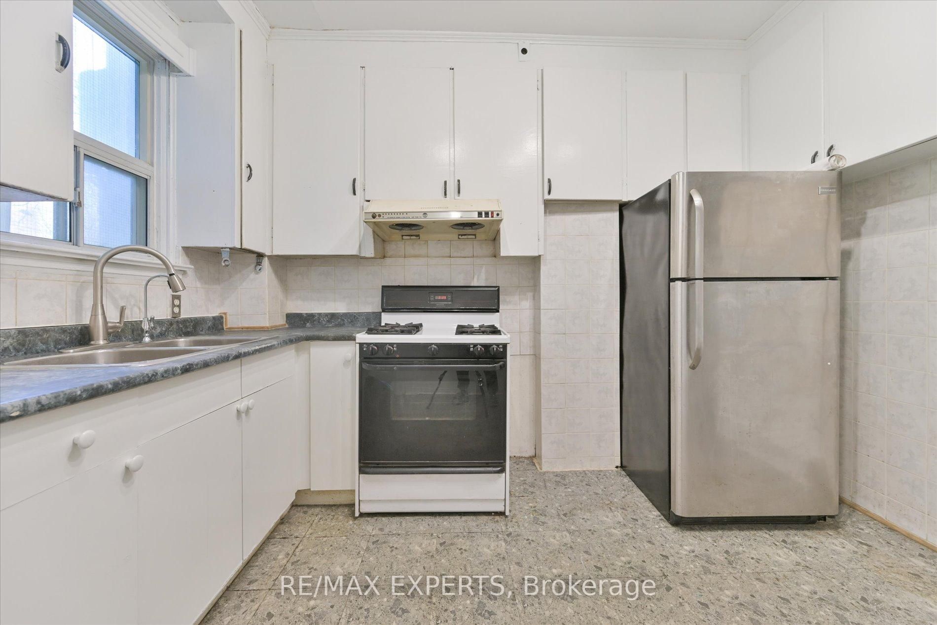 18 Barton Avenue