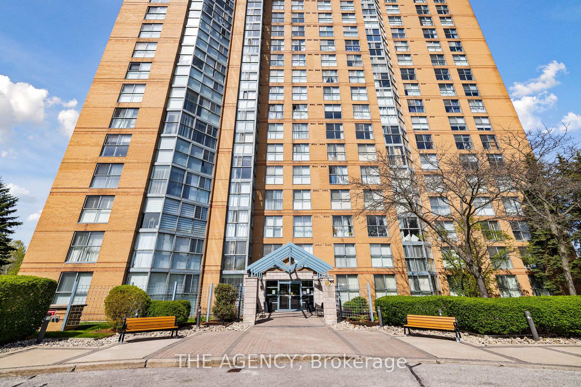 2 Bedrooms Condo at 90 Dale, Toronto For sale