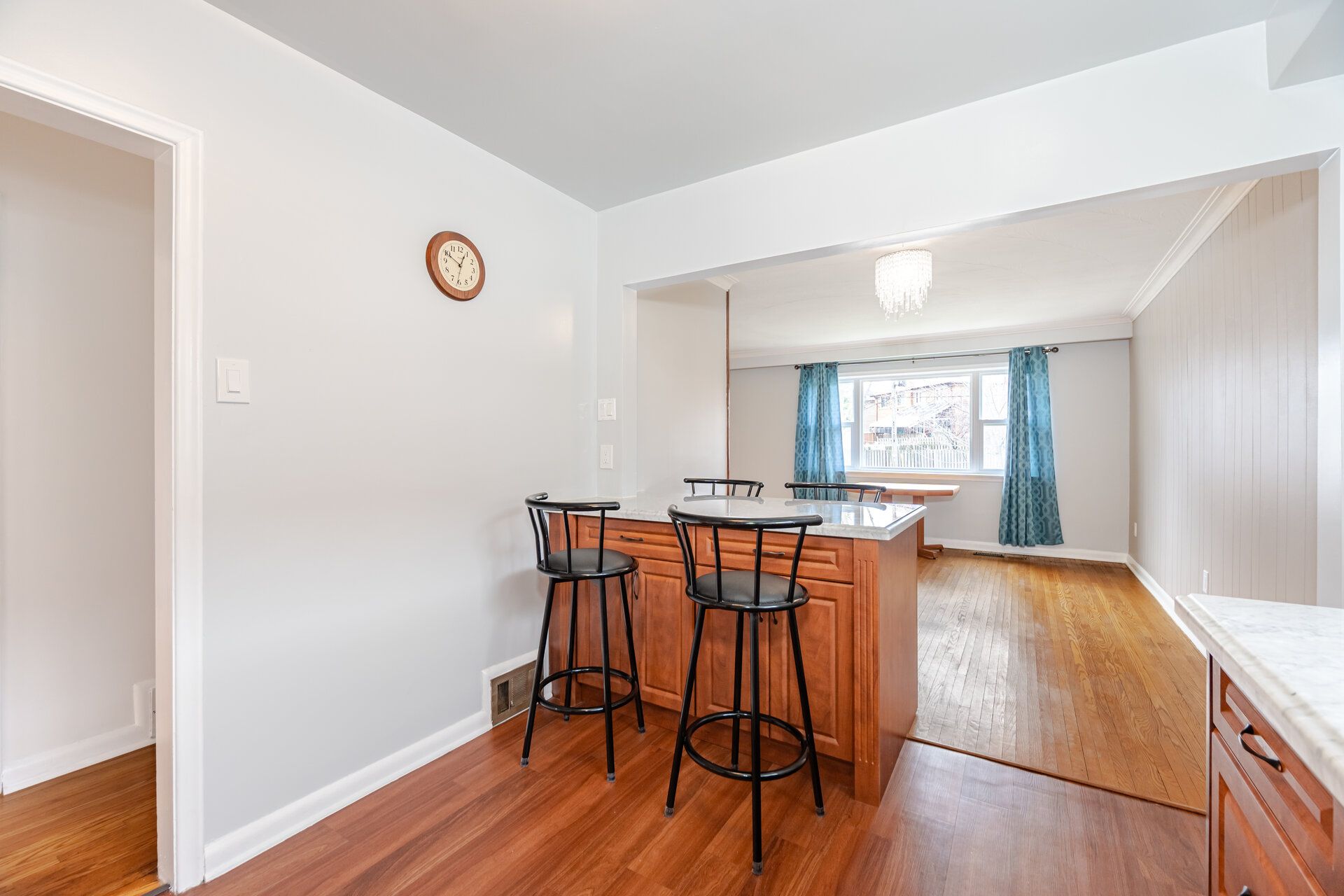 61 Sharbot Avenue