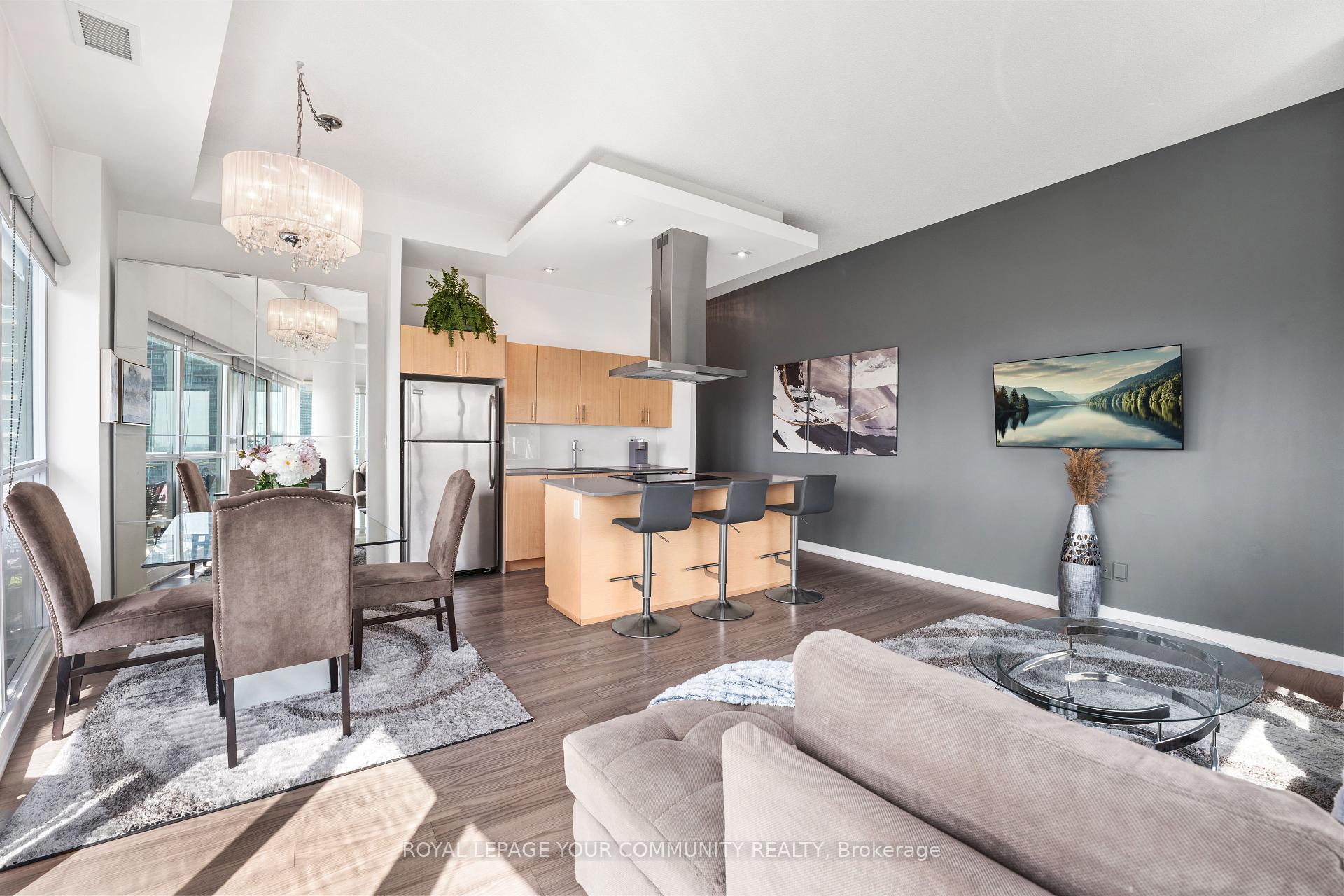 2 Bedrooms Condo at 165 Legion, Toronto For sale