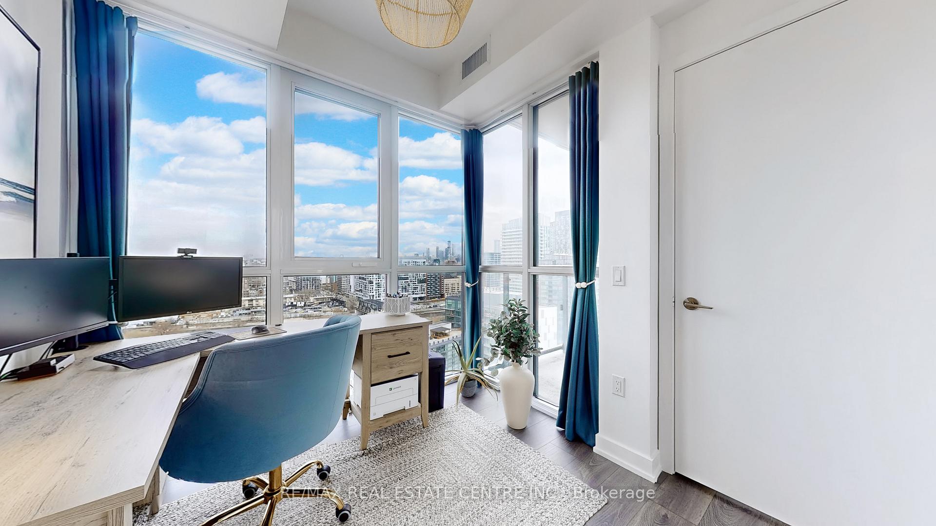 2 Bedrooms Condo at 38 Iannuzzi,  Toronto For sale