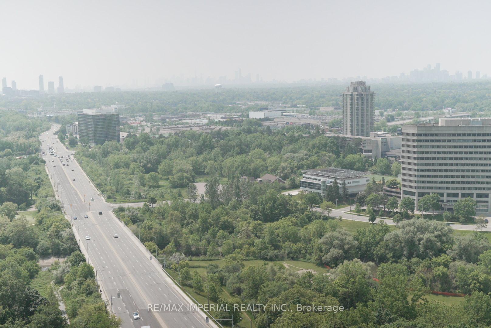 2 Bedrooms Condo at 18 Graydon Hall, Toronto For sale