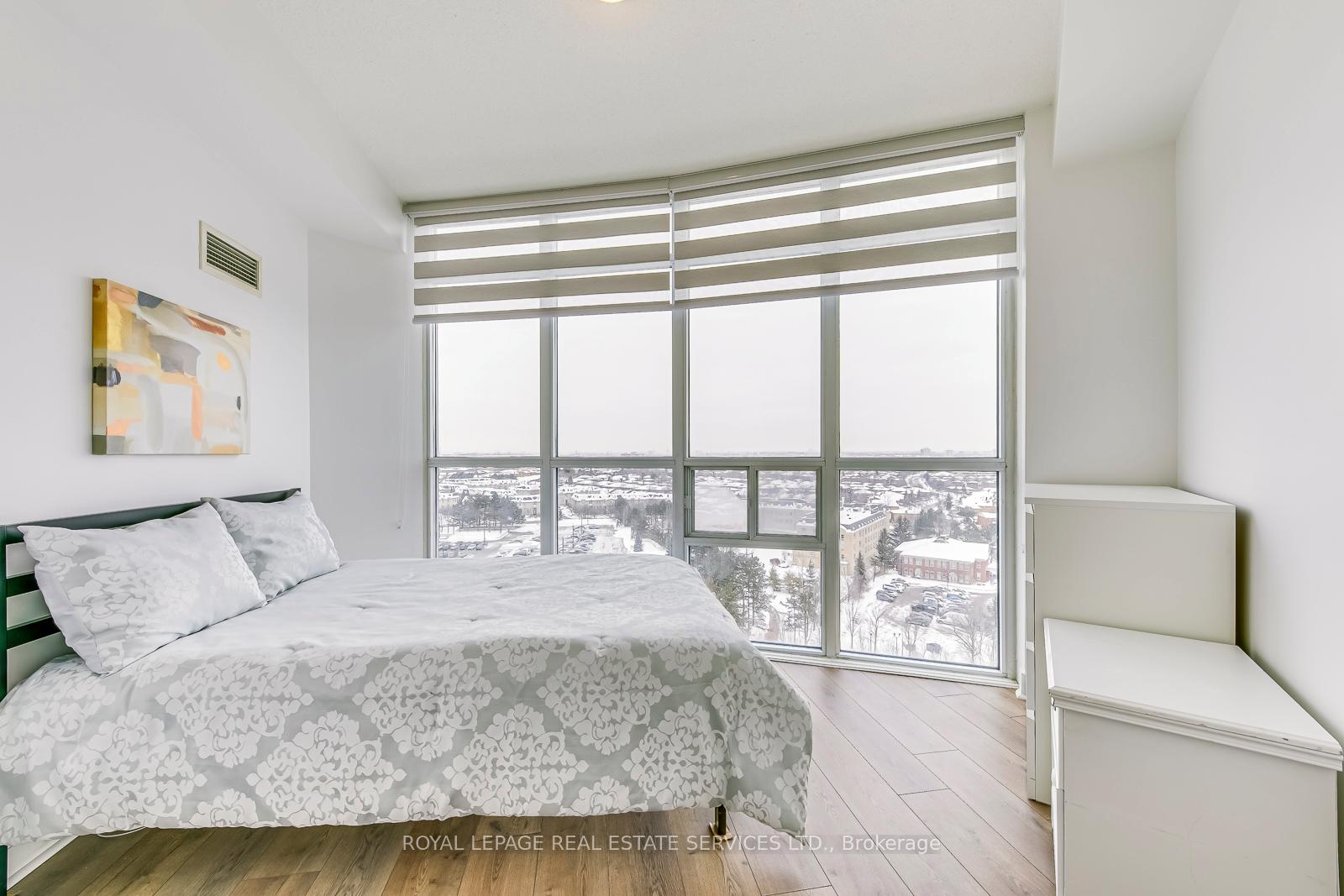 2 Bedrooms Condo at 80 Absolute, Mississauga For sale