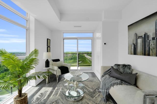 2 Bedrooms Condo at 450 Dundas, Hamilton For sale