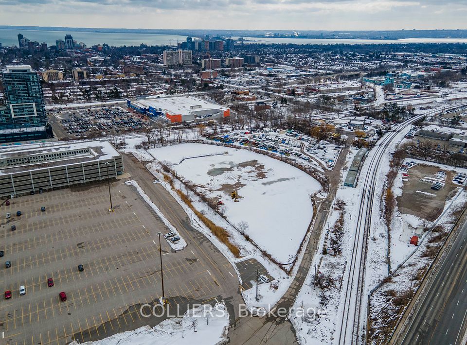 2082 Queensway