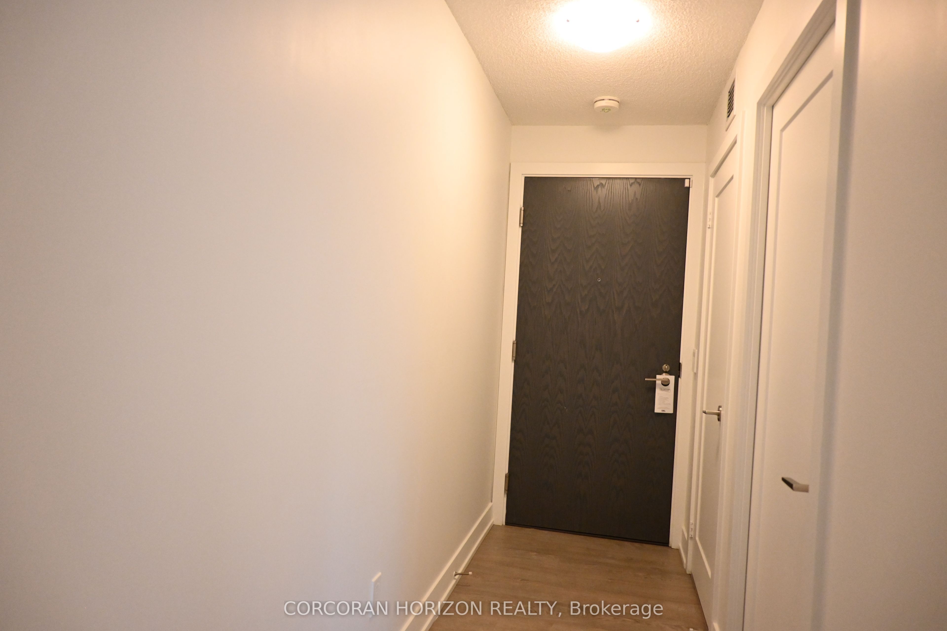 7 Mabelle Avenue, #404