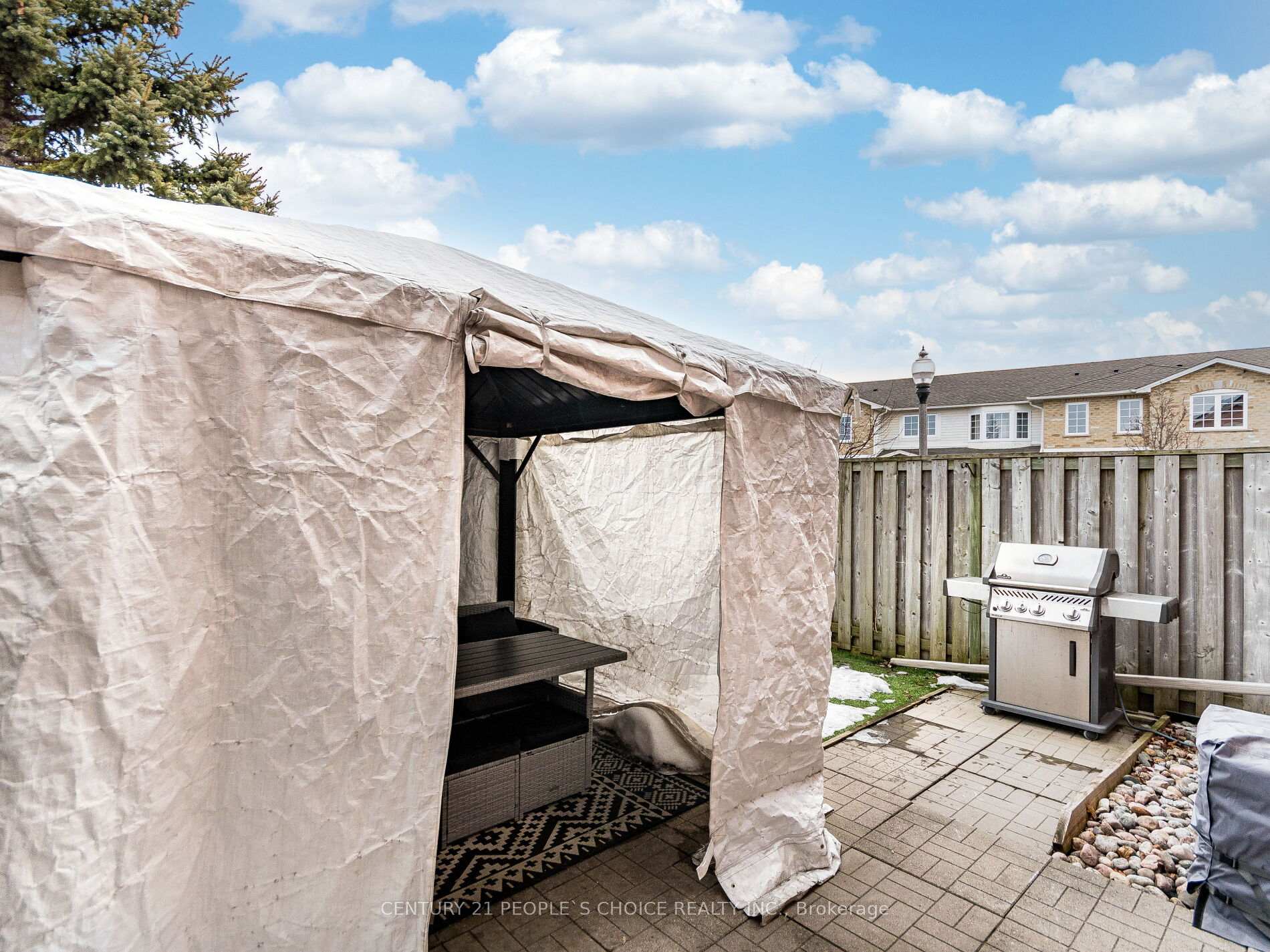 3 Bedrooms Condo at 485 Green,  Hamilton For sale