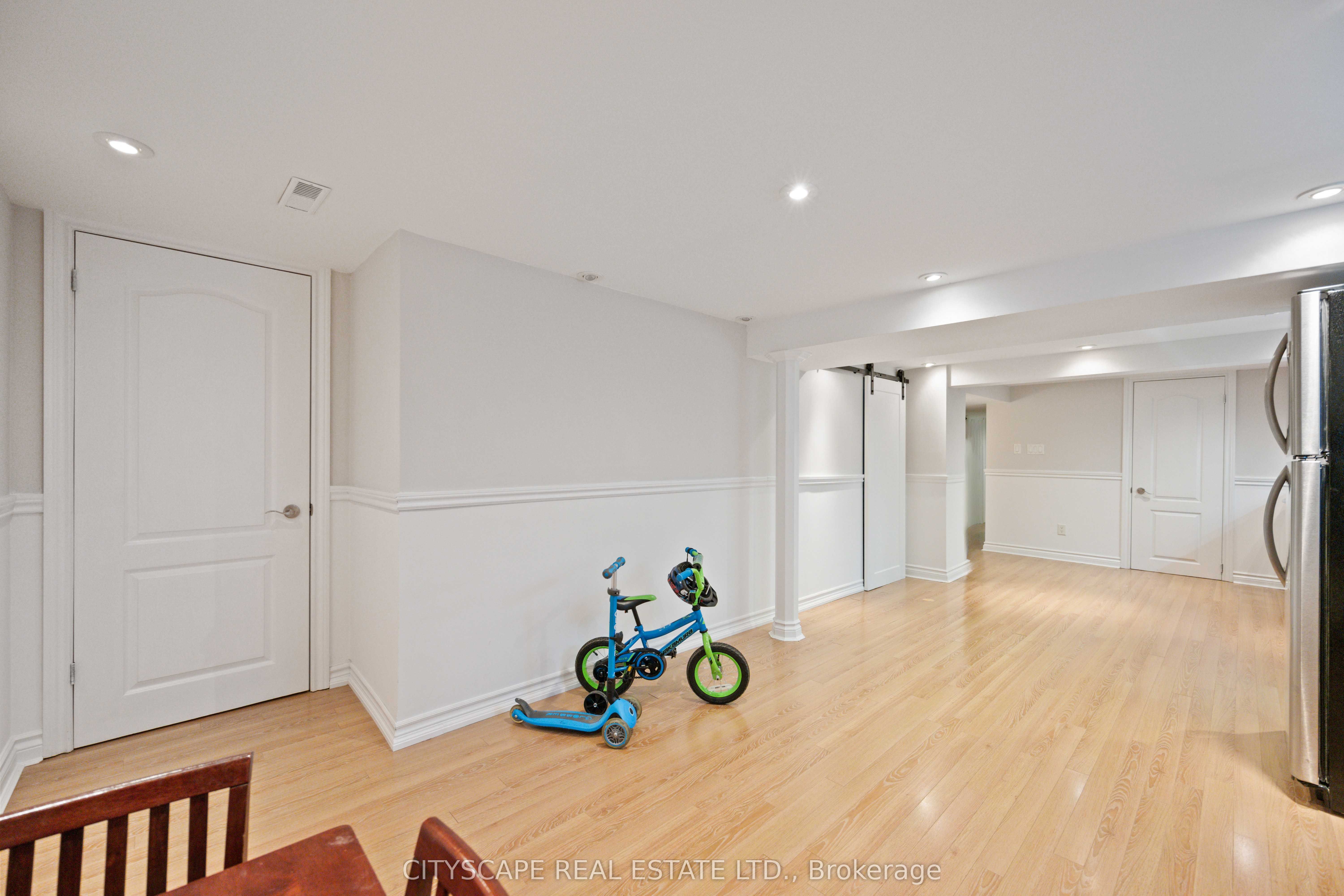 39 Bentworth Avenue
